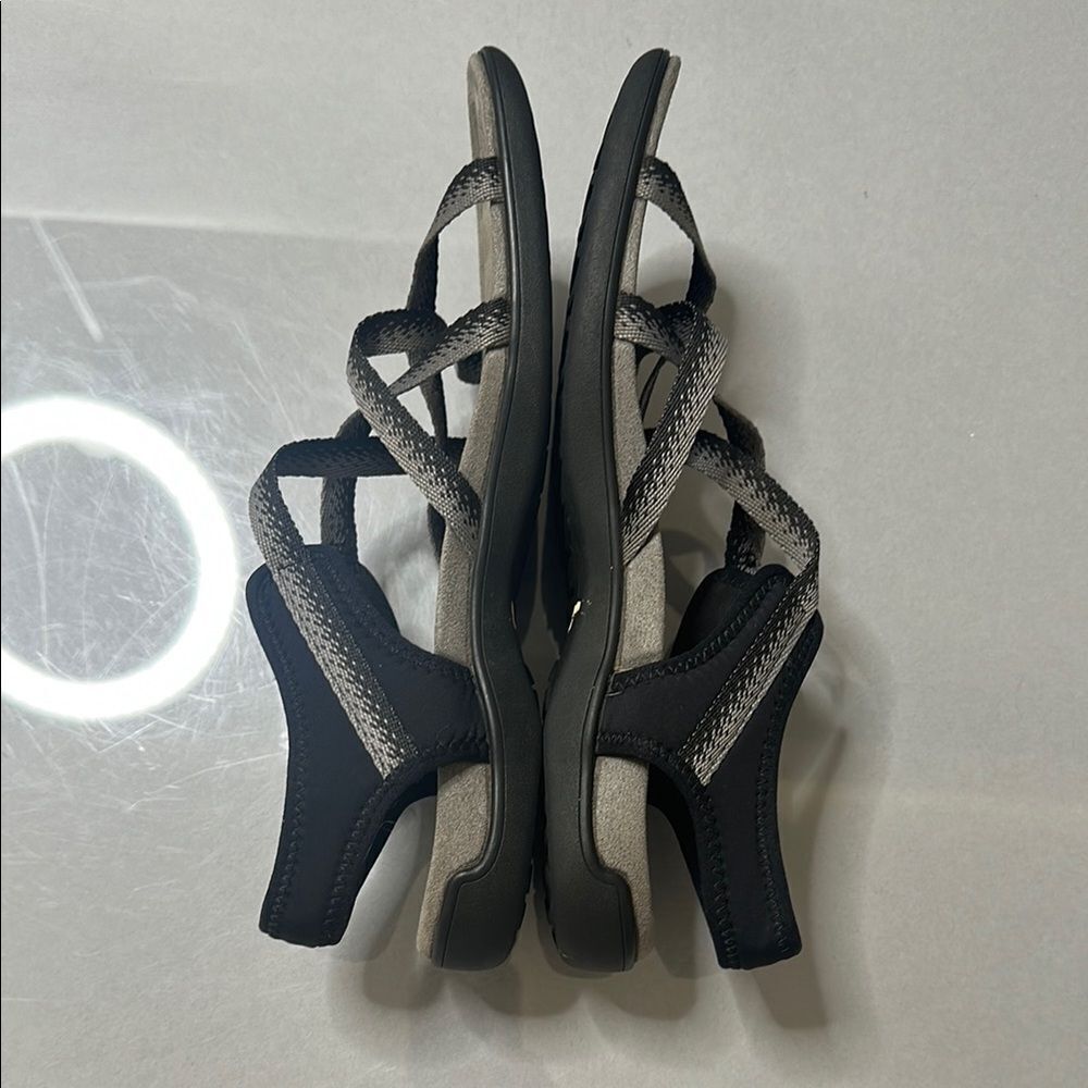 Merrell Women’s Strappy Comfort Sandals – Black/Charcoal
| size 9 | A-1642 - Picture 13 of 15